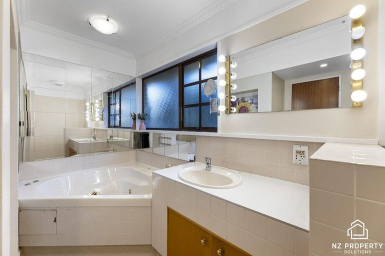 Photo of property in 225 Larnach Road, Waverley, Dunedin, 9013