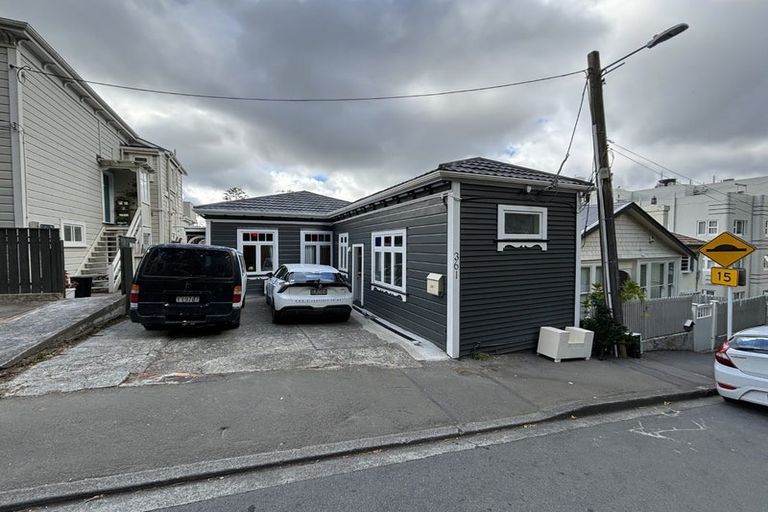 Photo of property in 361 The Terrace, Te Aro, Wellington, 6011