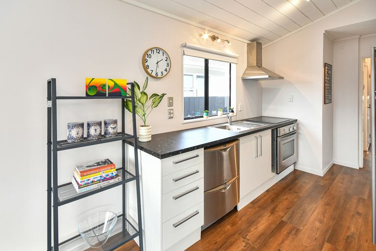 Photo of property in 2/83 Dominion Road, Papakura, 2110