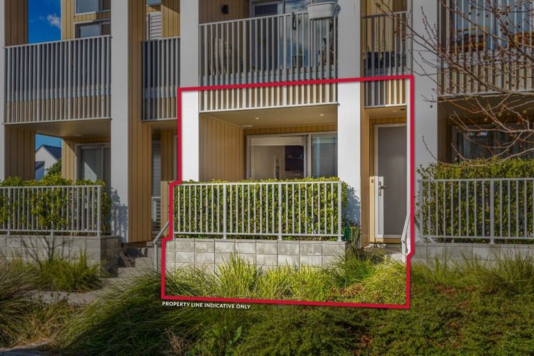 Photo of property in 12/2 Warrant Officer Lane, Hobsonville, Auckland, 0616