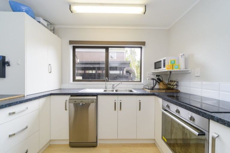 Photo of property in 6/341 College Street, West End, Palmerston North, 4410