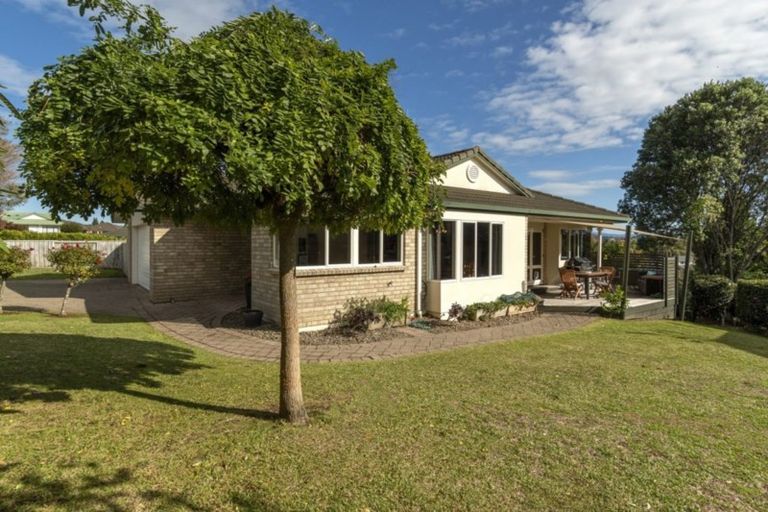 Photo of property in 28 Montana Drive, Pyes Pa, Tauranga, 3112