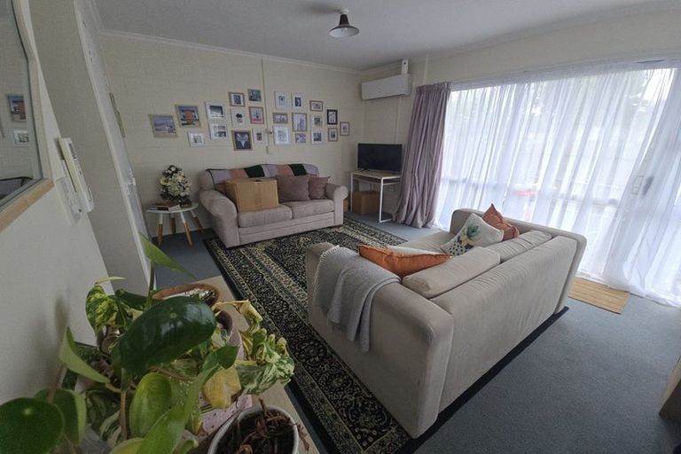 Photo of property in 16 Rimutaka Street, Paraparaumu, 5032