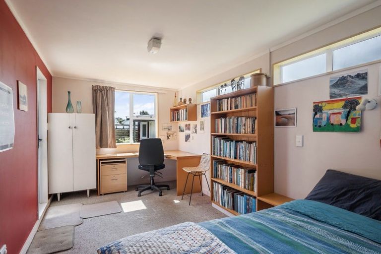 Photo of property in 9 Duncan Street, Waikawa Beach, Levin, 5573