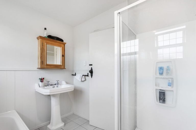 Photo of property in 48 Withells Road, Avonhead, Christchurch, 8042