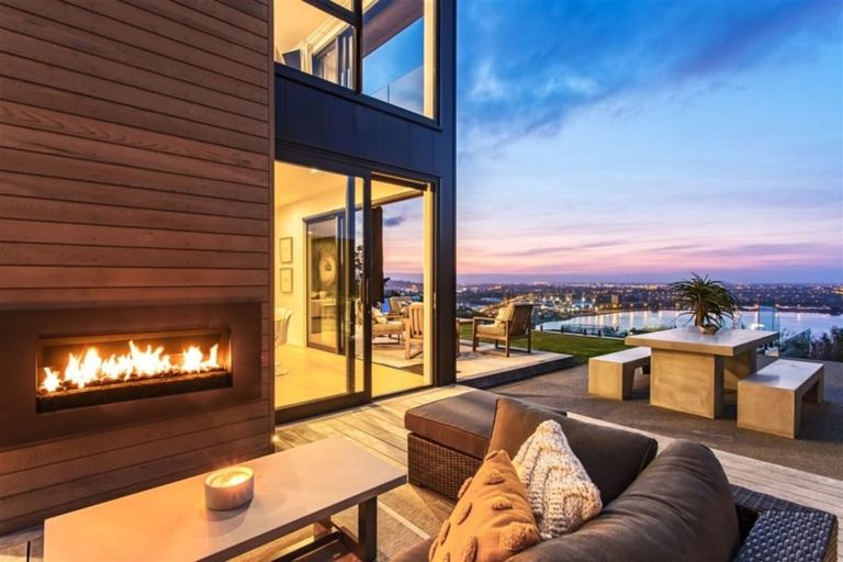 Photo of property in 14 Marama Crescent, Mount Pleasant, Christchurch, 8081