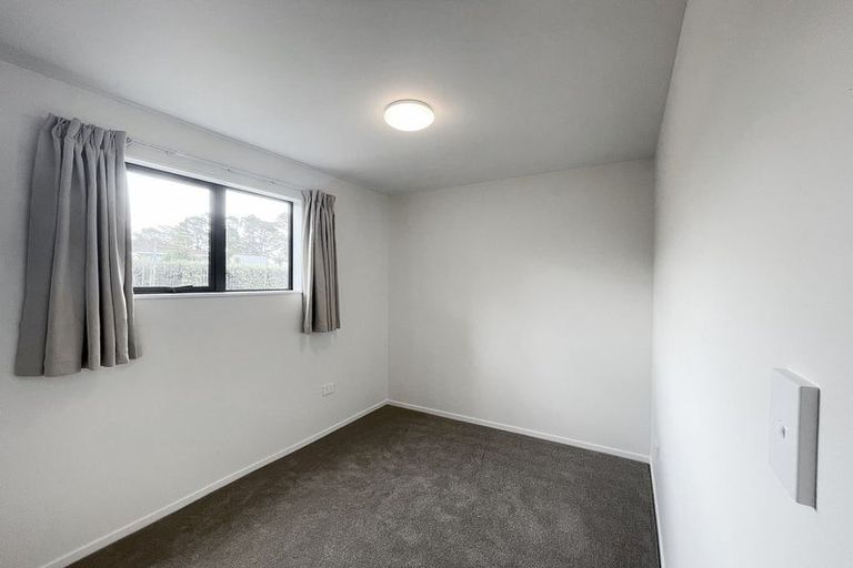 Photo of property in 338 Royal Road, Massey, Auckland, 0614