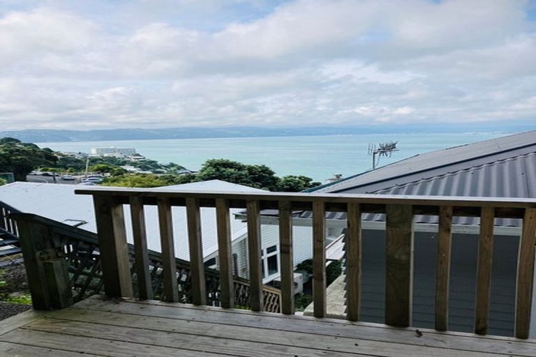 Photo of property in 122 Grafton Road, Roseneath, Wellington, 6011