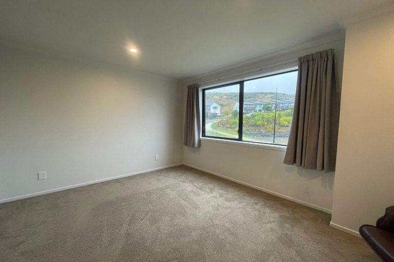 Photo of property in 4 Turtleback Avenue, Whitby, Porirua, 5024
