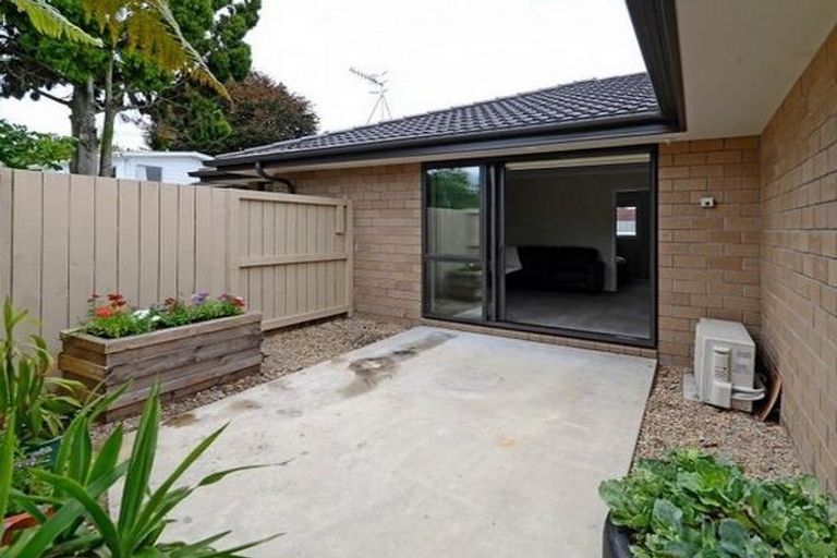 Photo of property in 2/15 Albert Street, Hamilton East, Hamilton, 3216