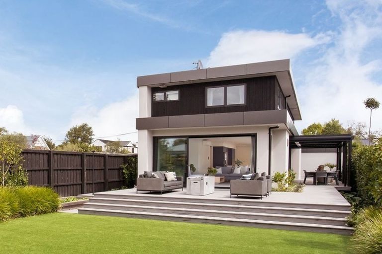 Photo of property in 14 Queens Avenue, Merivale, Christchurch, 8014