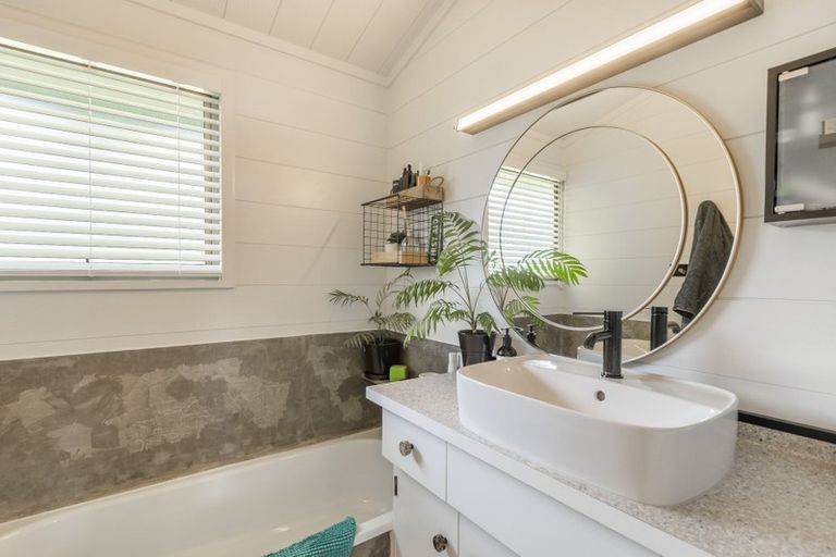 Photo of property in 19 Renown Road, Raumati South, Paraparaumu, 5032