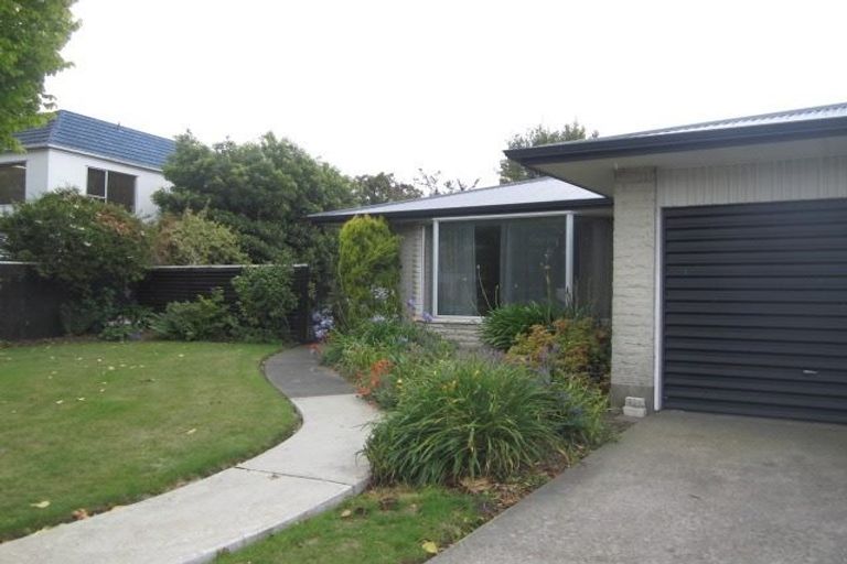 Photo of property in 220 Memorial Avenue, Burnside, Christchurch, 8053