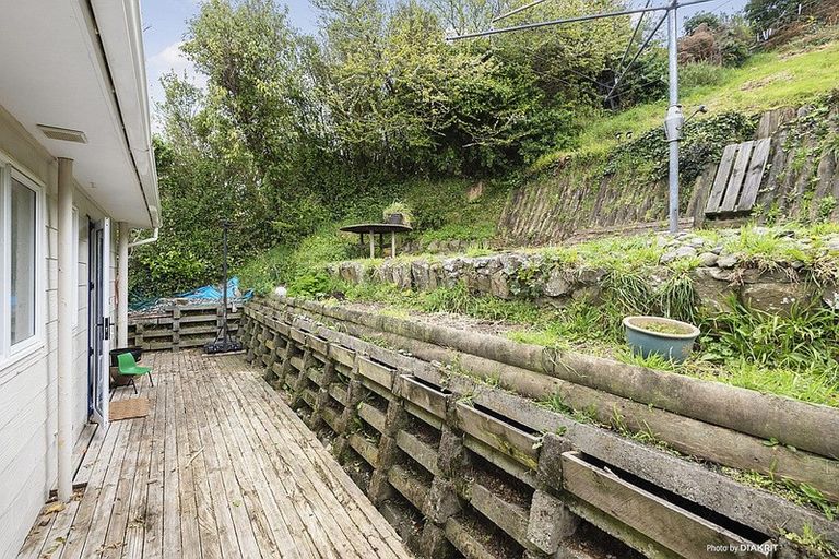 Photo of property in 71 Bassett Road, Johnsonville, Wellington, 6037