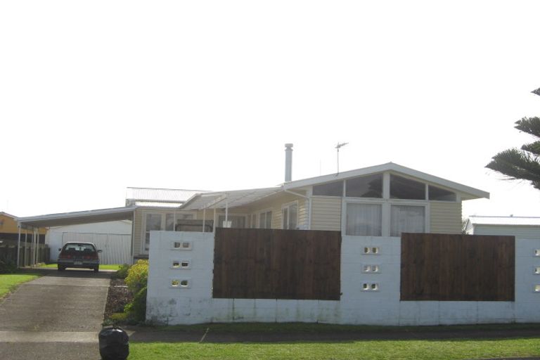 Photo of property in 3 Newbury Place, Waitara, 4320