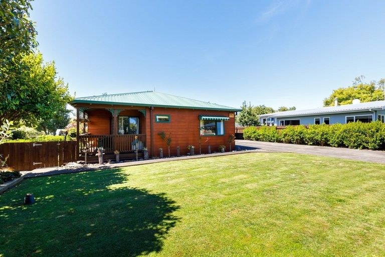 Photo of property in 537 Richmond Road, Lepperton, New Plymouth, 4373