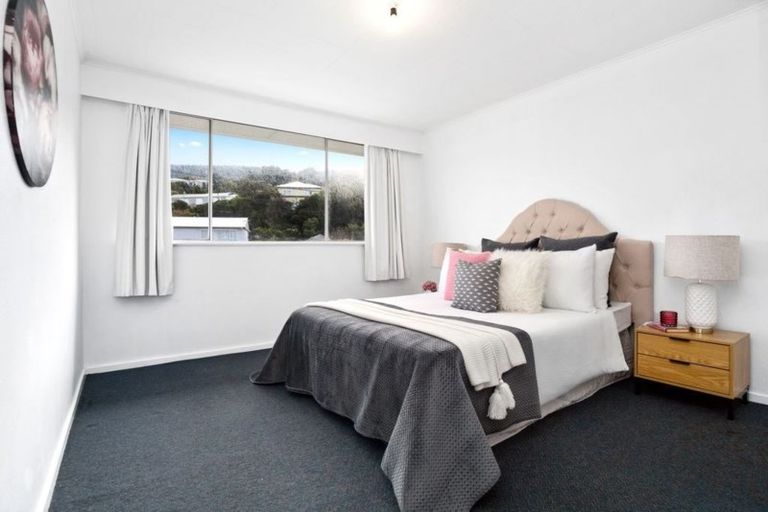 Photo of property in 4/246 Main Road, Tawa, Wellington, 5028