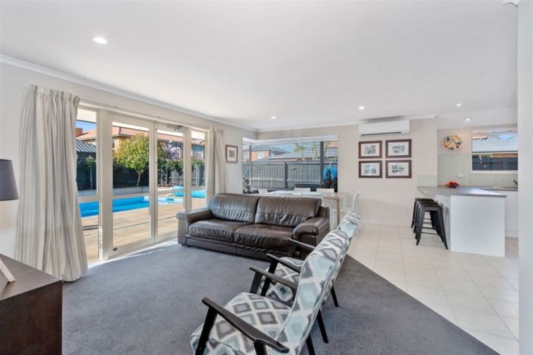 Photo of property in 7 Saint Clair Close, Harewood, Christchurch, 8051