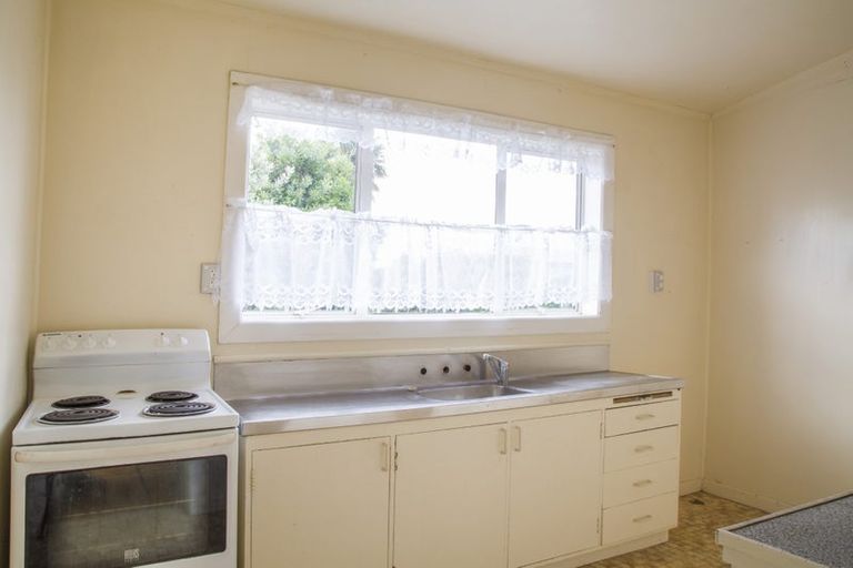 Photo of property in 1/260 Birkdale Road, Birkdale, Auckland, 0626