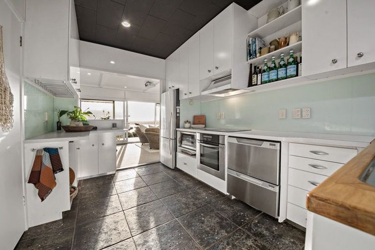 Photo of property in 24 Austin Road, Greenhithe, Auckland, 0632