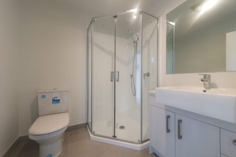 Photo of property in 3d Datura Place, Sunnynook, Auckland, 0620