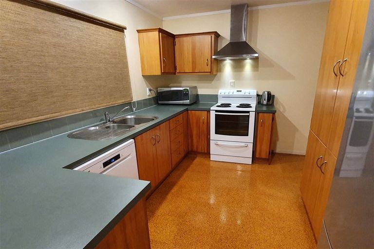 Photo of property in 1/49 Strid Road, Te Atatu South, Auckland, 0610