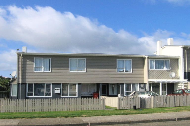 Photo of property in 25a-d Tireti Road, Titahi Bay, Porirua, 5022