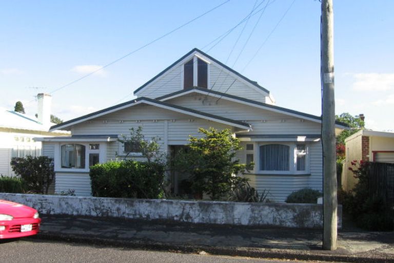 Photo of property in 2 Rattray Street, Devonport, Auckland, 0624