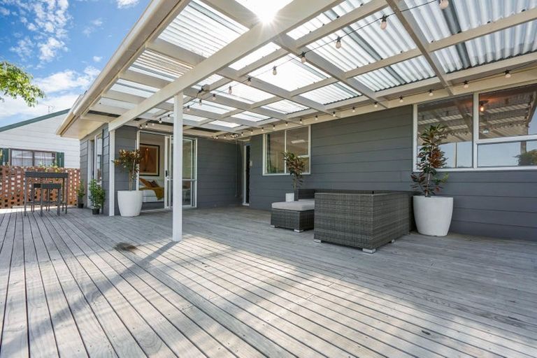 Photo of property in 6 Keryn Place, Opaheke, Papakura, 2113