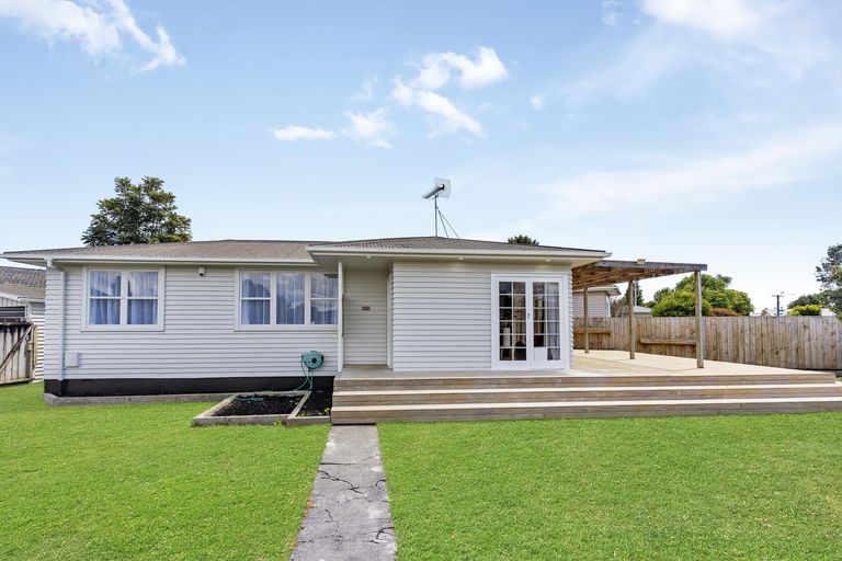 Photo of property in 1/1 Cooper Place, Papakura, 2110