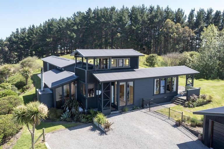 Photo of property in 68 Harakeke Road, Te Horo, Otaki, 5581