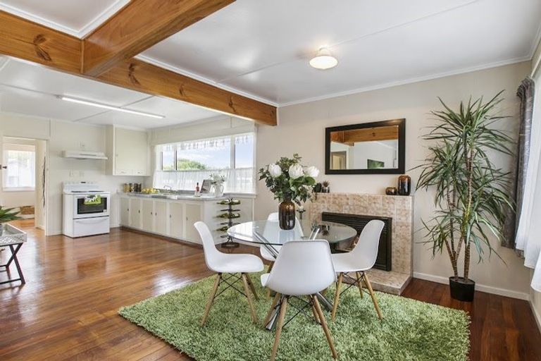 Photo of property in 110 Queen Street, Waiuku, 2123