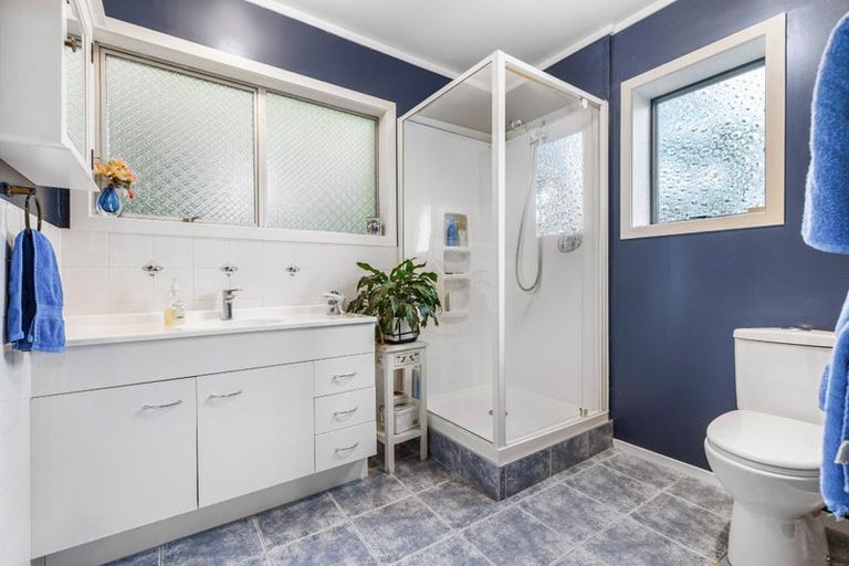 Photo of property in 15 Anich Road, Massey, Auckland, 0614