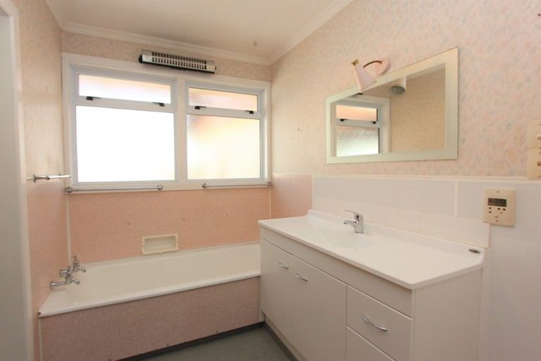 Photo of property in 13 Koromiko Street, Inglewood, 4330