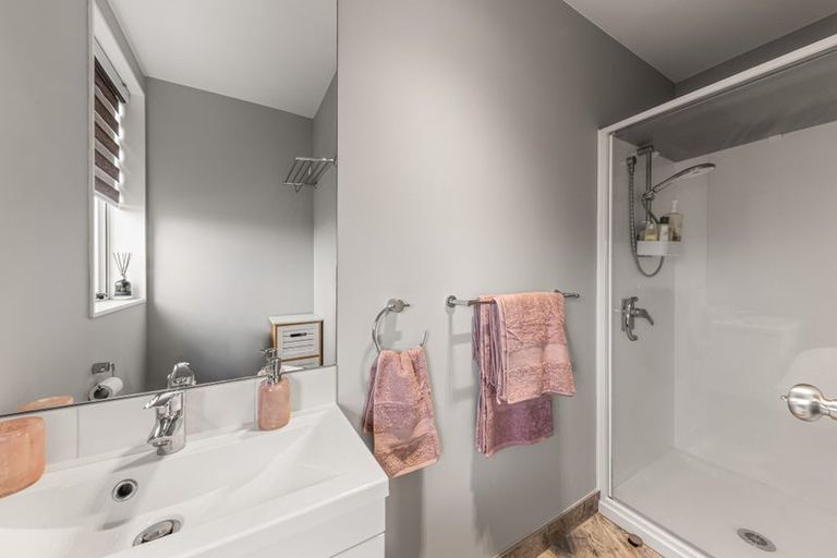 Photo of property in 114 Grand Drive, Orewa, 0931