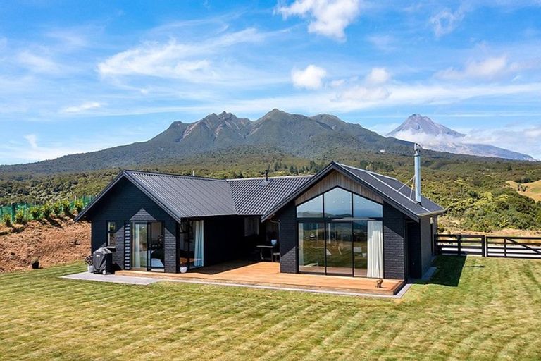 Photo of property in 791 Dover Road, Okato, New Plymouth, 4374