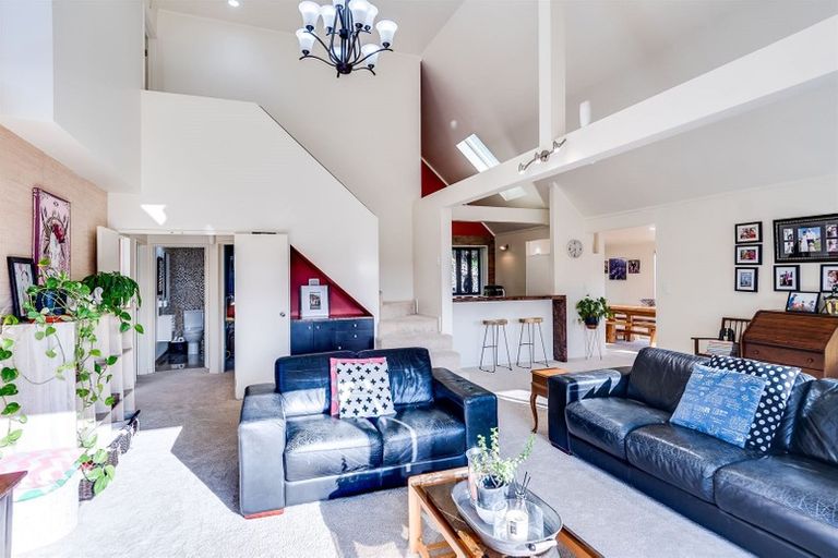 Photo of property in 13 Amner Place, Bluff Hill, Napier, 4110