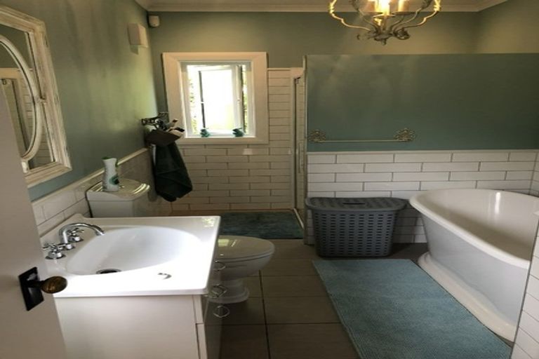 Photo of property in 32 Handyside Street, Tawa, Wellington, 5028