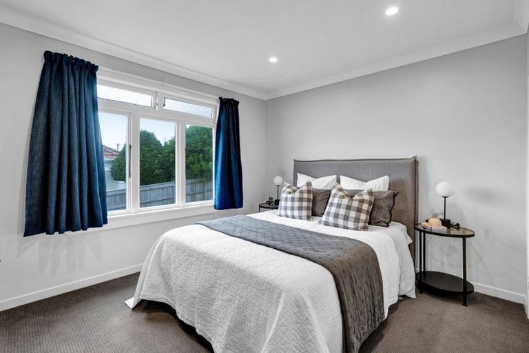 Photo of property in 106 Seaview Road, Westown, New Plymouth, 4310