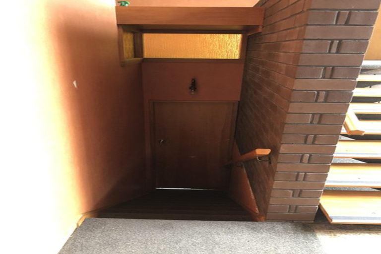 Photo of property in 29 Truby King Street, Merrilands, New Plymouth, 4312