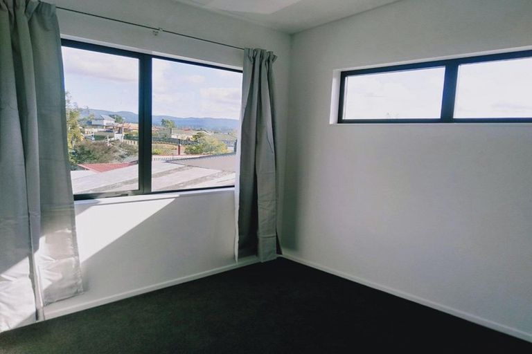 Photo of property in 4b Wattle Road, Sunnyvale, Auckland, 0612