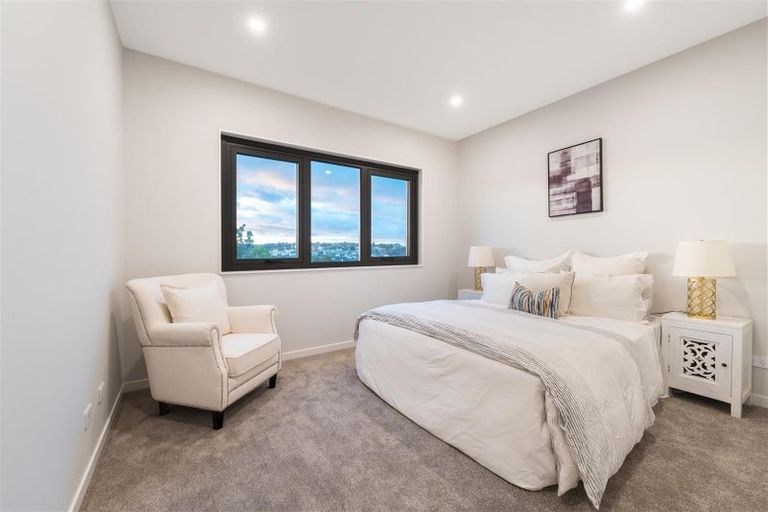 Photo of property in 25 Whakairo Crescent, Gulf Harbour, Whangaparaoa, 0930