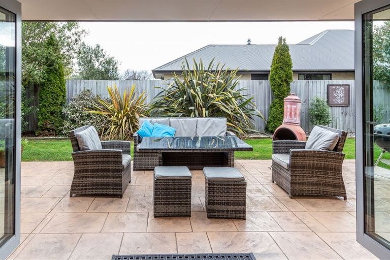 Photo of property in 6 James Drive, Woodend, 7610