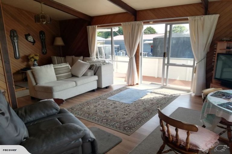 Photo of property in 23 Orere Point Road, Orere Point, Papakura, 2585