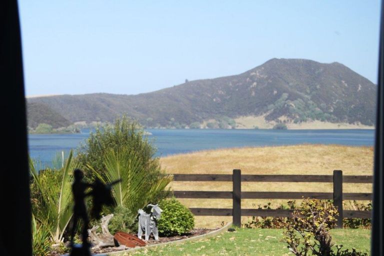 Photo of property in 2 Harrys Lane, Pukenui, 0484