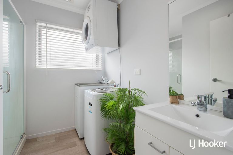 Photo of property in 16 Reel Road, Athenree, Waihi Beach, 3611