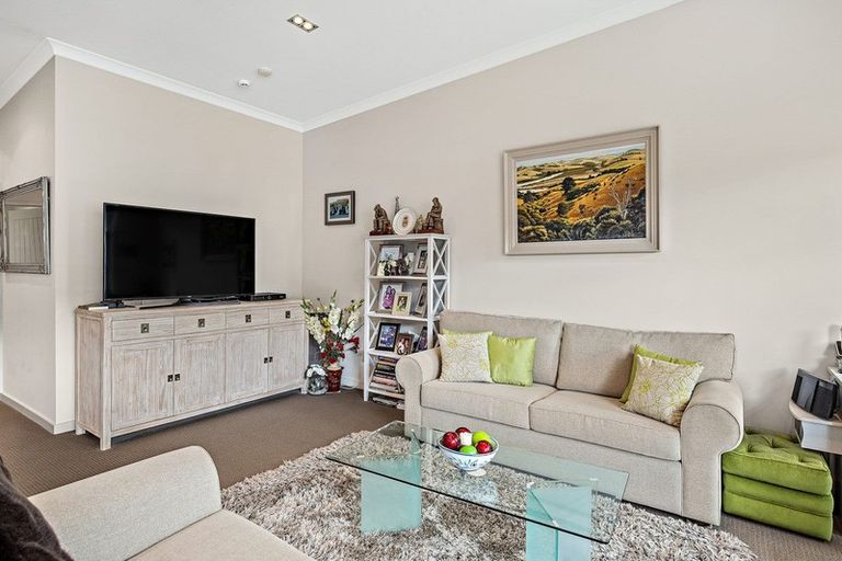 Photo of property in 5 Eaves Bush Parade, Orewa, 0931