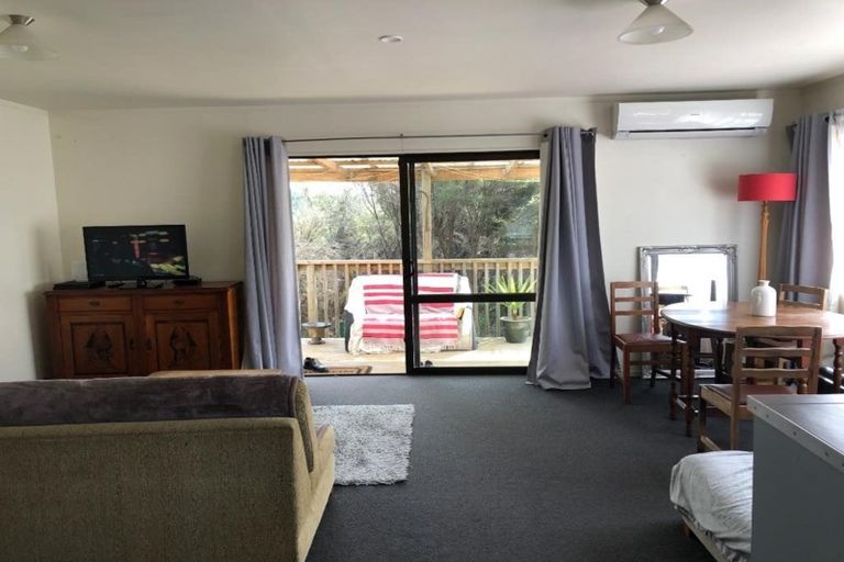 Photo of property in 2/15 Simpson Road, Ranui, Auckland, 0612