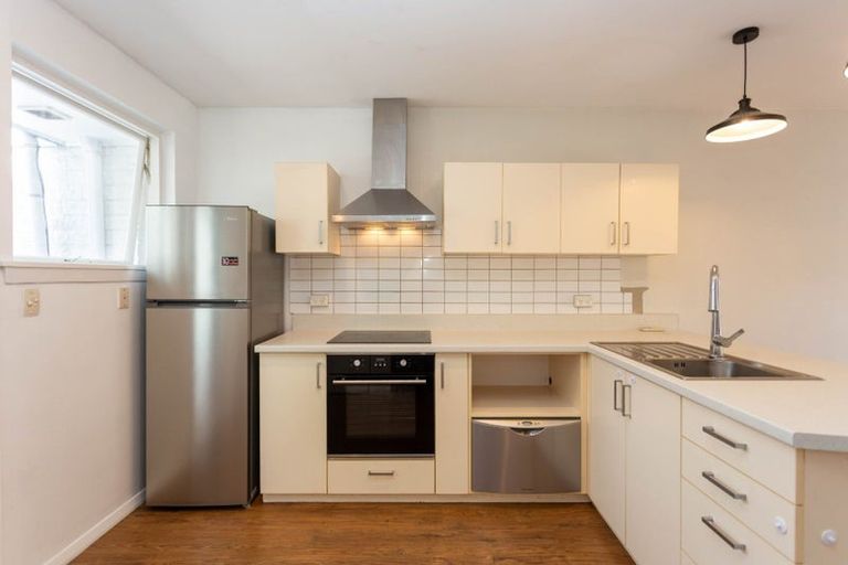 Photo of property in 2/38 Peer Street, Upper Riccarton, Christchurch, 8041