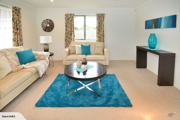 Photo of property in 86a Luckens Road, West Harbour, Auckland, 0618